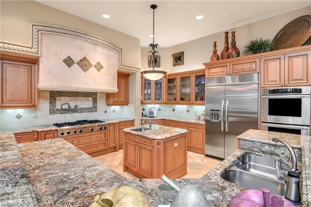 Gourmet Kitchen Listing photo 5