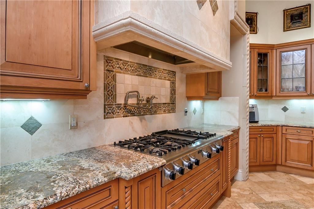 Gourmet Kitchen Listing photo 6