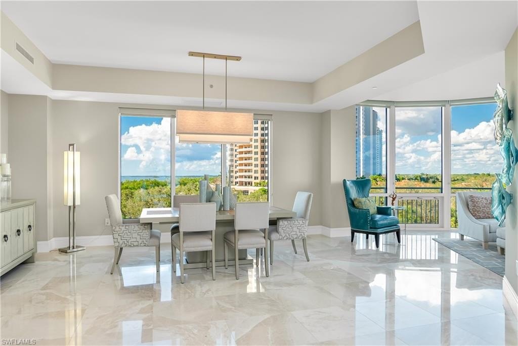 Dining Area Listing photo 11