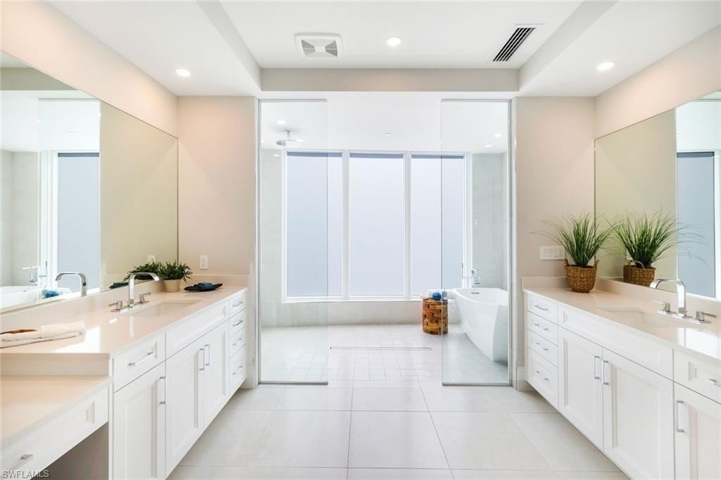 Owner's Bathroom Listing photo 24
