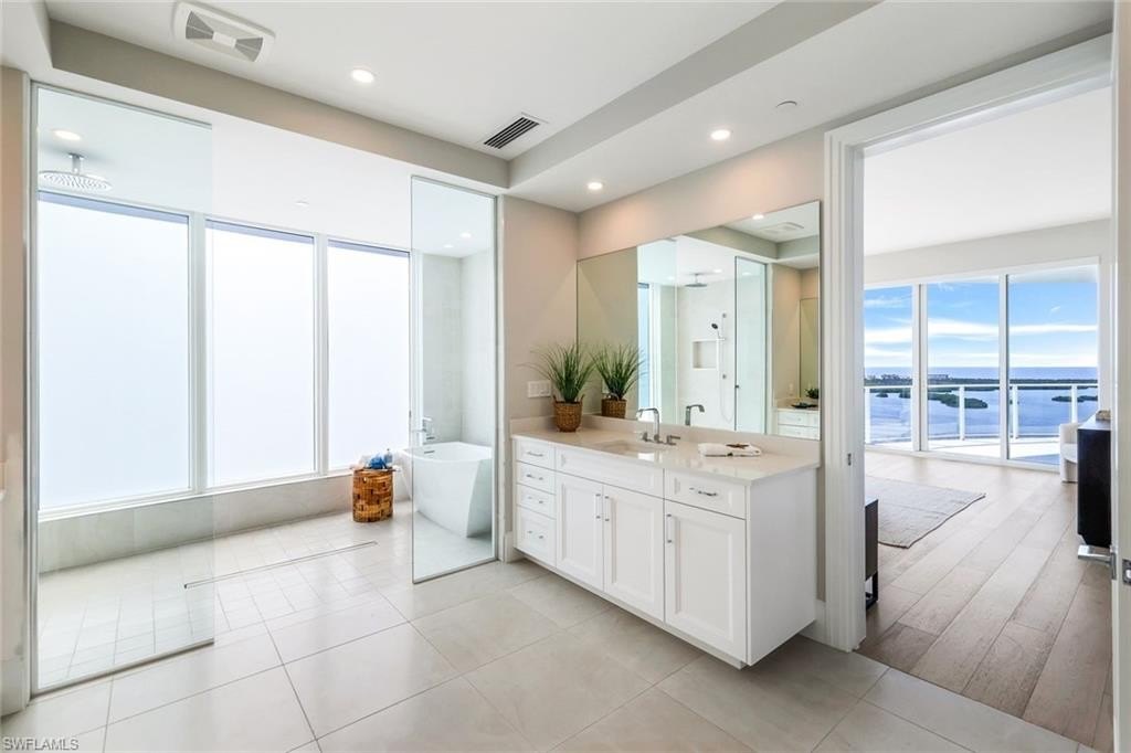 Owner's Bathroom Listing photo 25