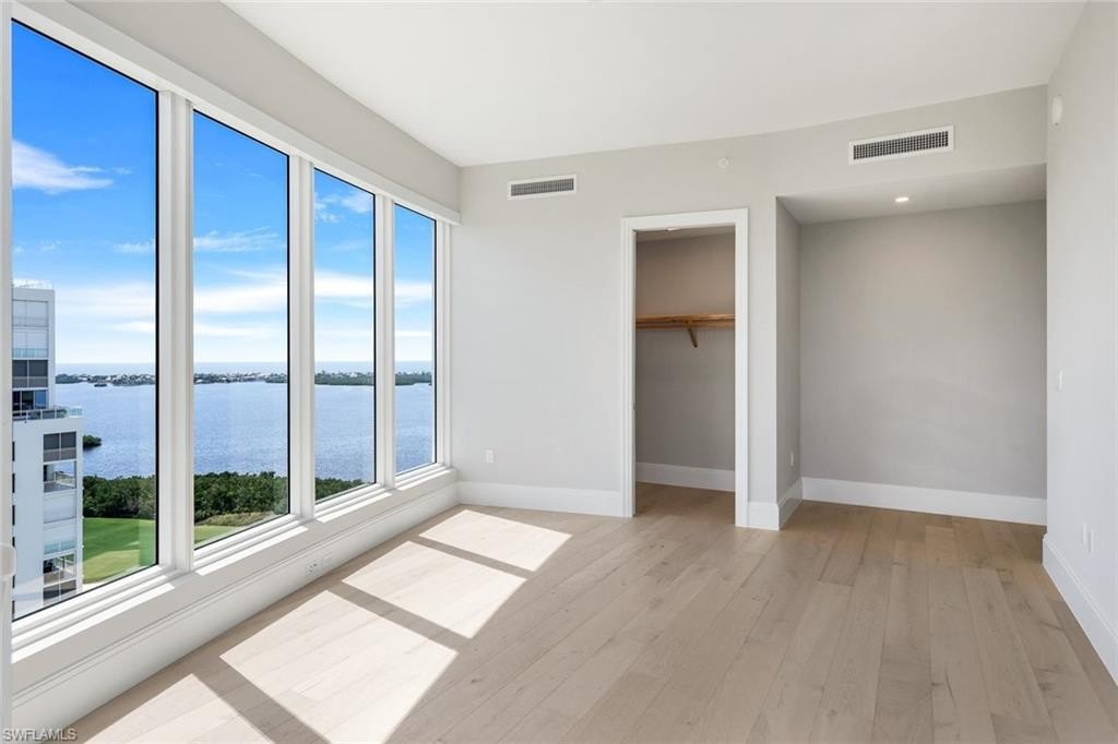 Guest Bedroom Listing photo 28