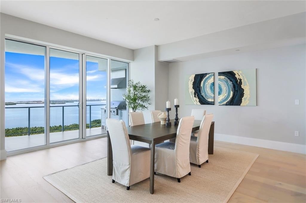 Dining Area Listing photo 9